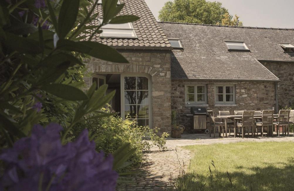 Domaine Sur Les Sarts Hotel Ohey Exterior photo